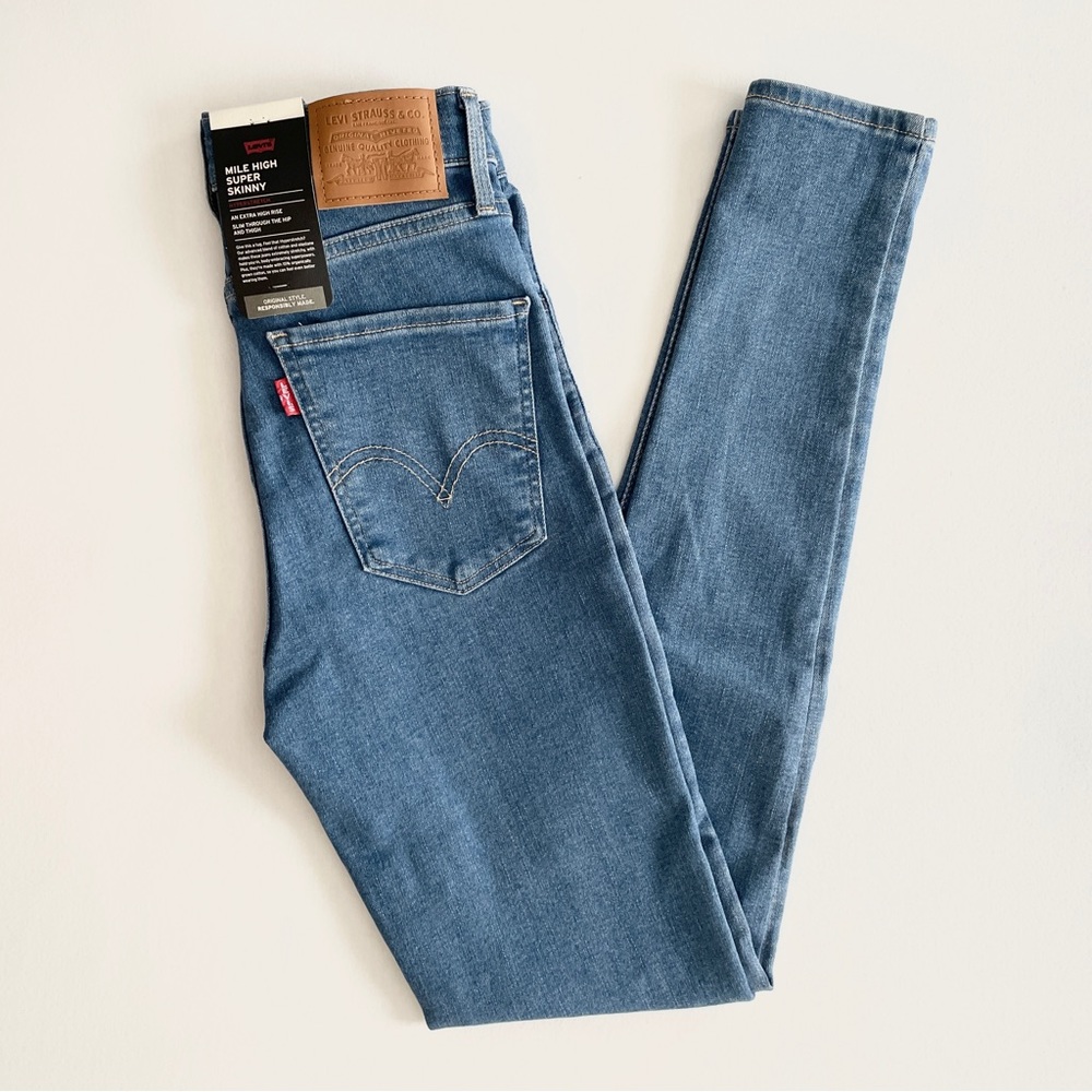 NWT Levi’s Premium Mile High Super Skinny Jean
